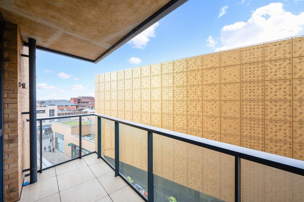 Property photo 3 of 8