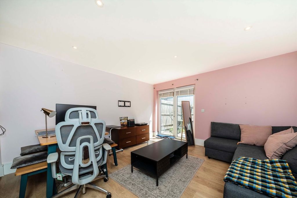 Property photo 1 of 5