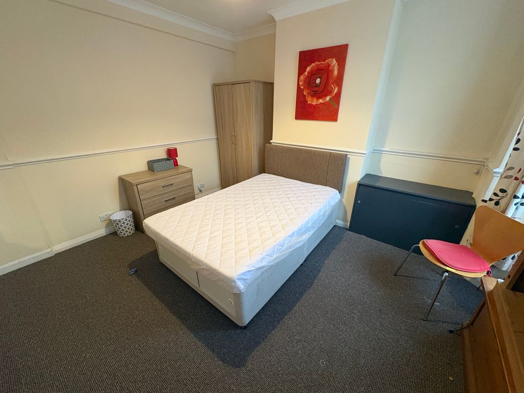 Property photo 2 of 9 Image