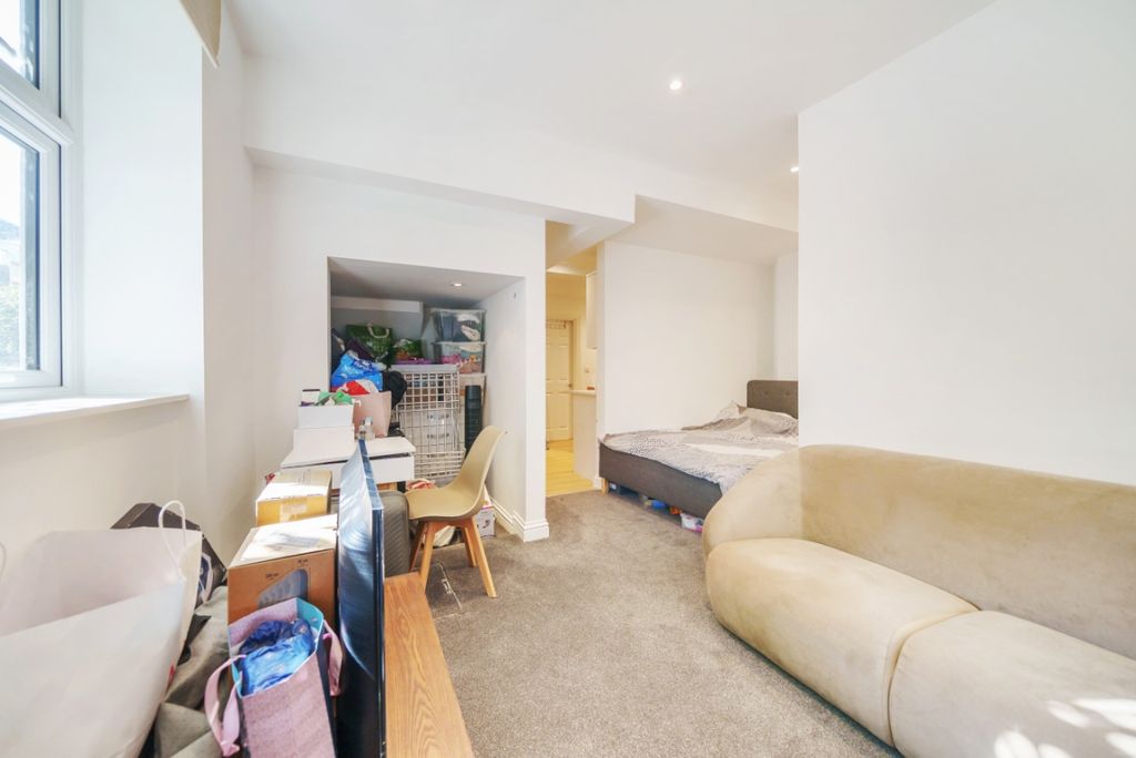 Property photo 2 of 7 1011583 (2)