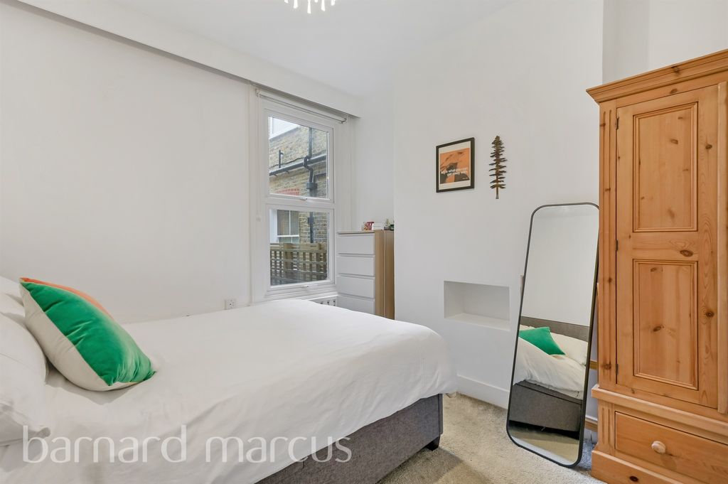 Property photo 3 of 10