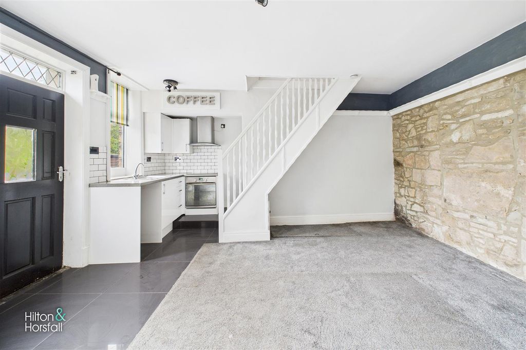Property photo 3 of 10 Back Church Street