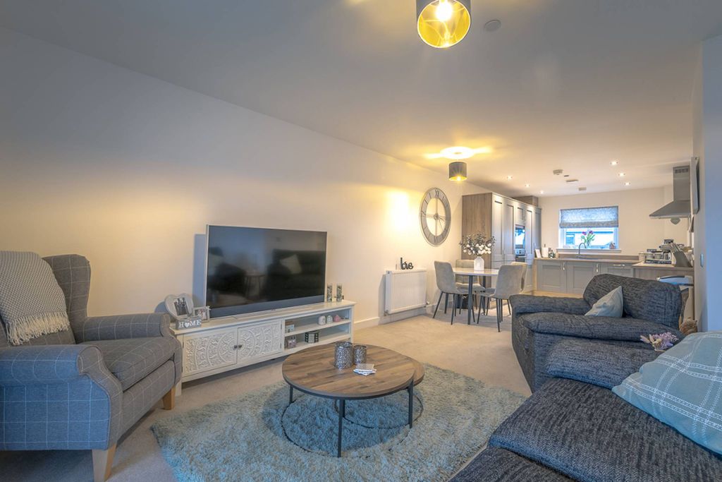 Property photo 2 of 19