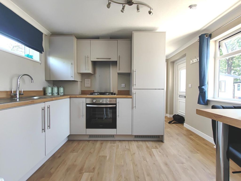 Property photo 2 of 6 1000005993.Jpg