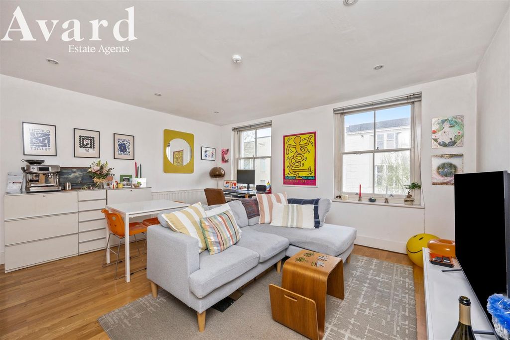 Property photo 1 of 13 Clarence Square_40_Flat 5-001.Jpg