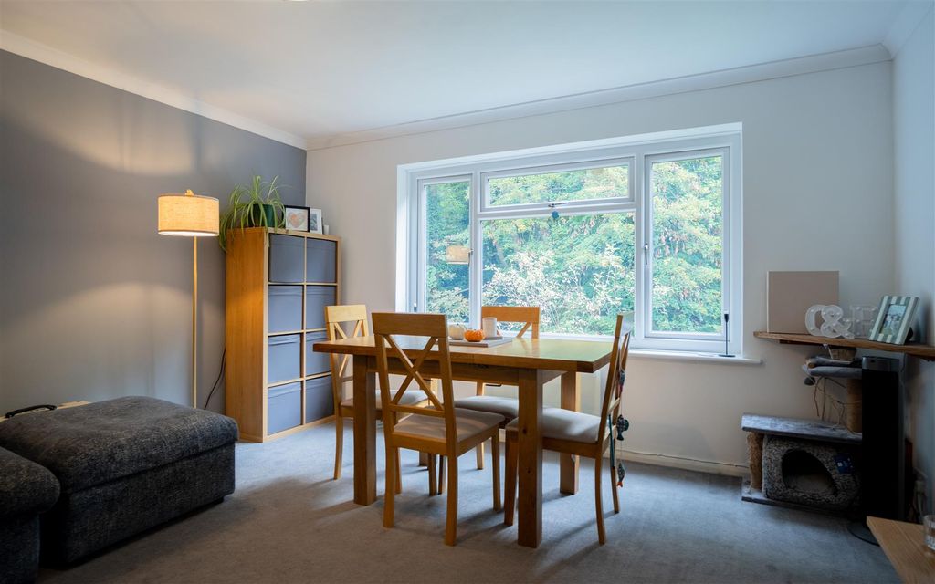 Property photo 3 of 19 4