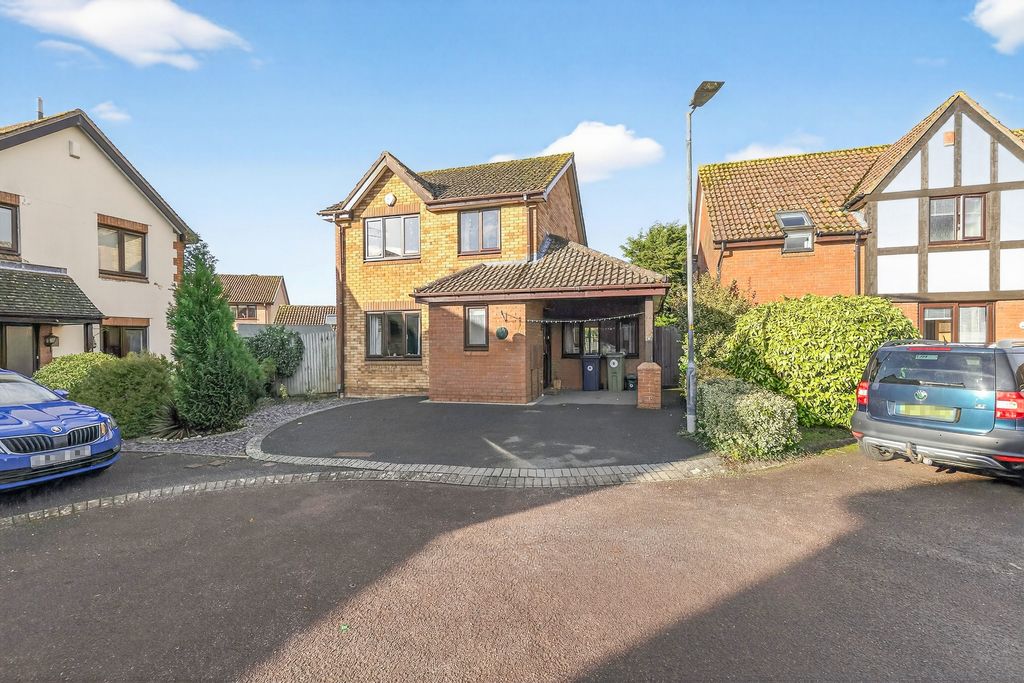 Property photo 2 of 20