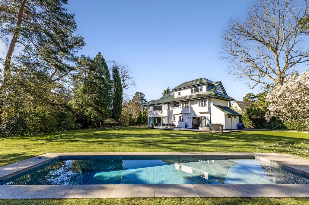 Property photo 1 of 26 Garden/Pool