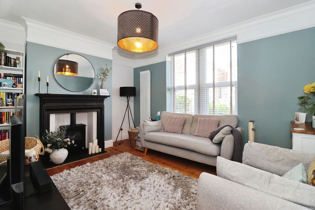 Property photo 2 of 16 Pbox-Img.Jpg