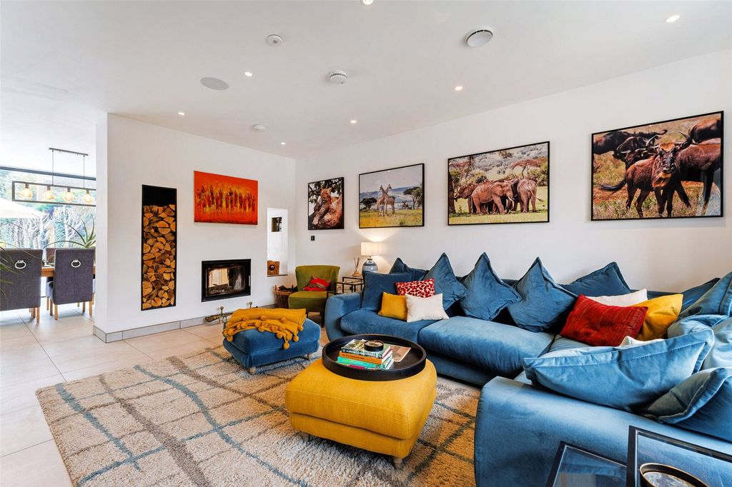 Property photo 2 of 39 Sitting Room