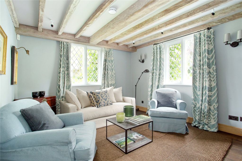 Property photo 2 of 23 Snug