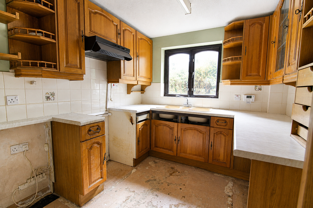 Property photo 2 of 14 Kitchen
