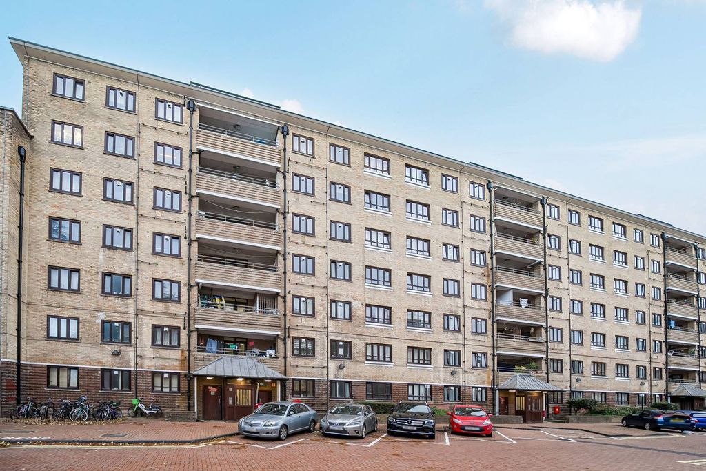 Property photo 2 of 18