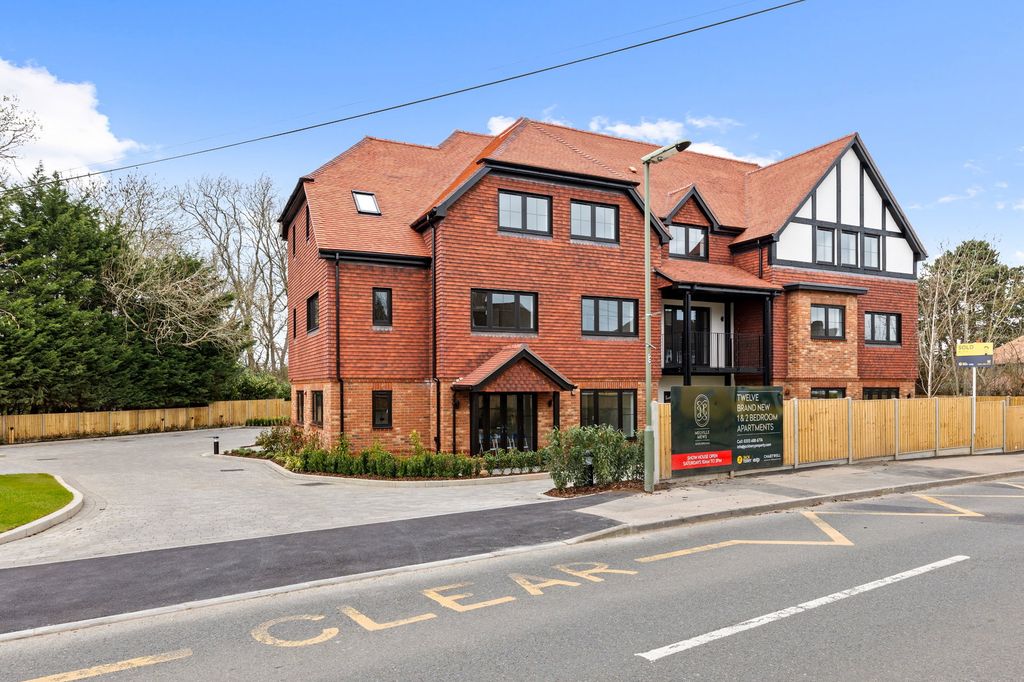 Property photo 1 of 39