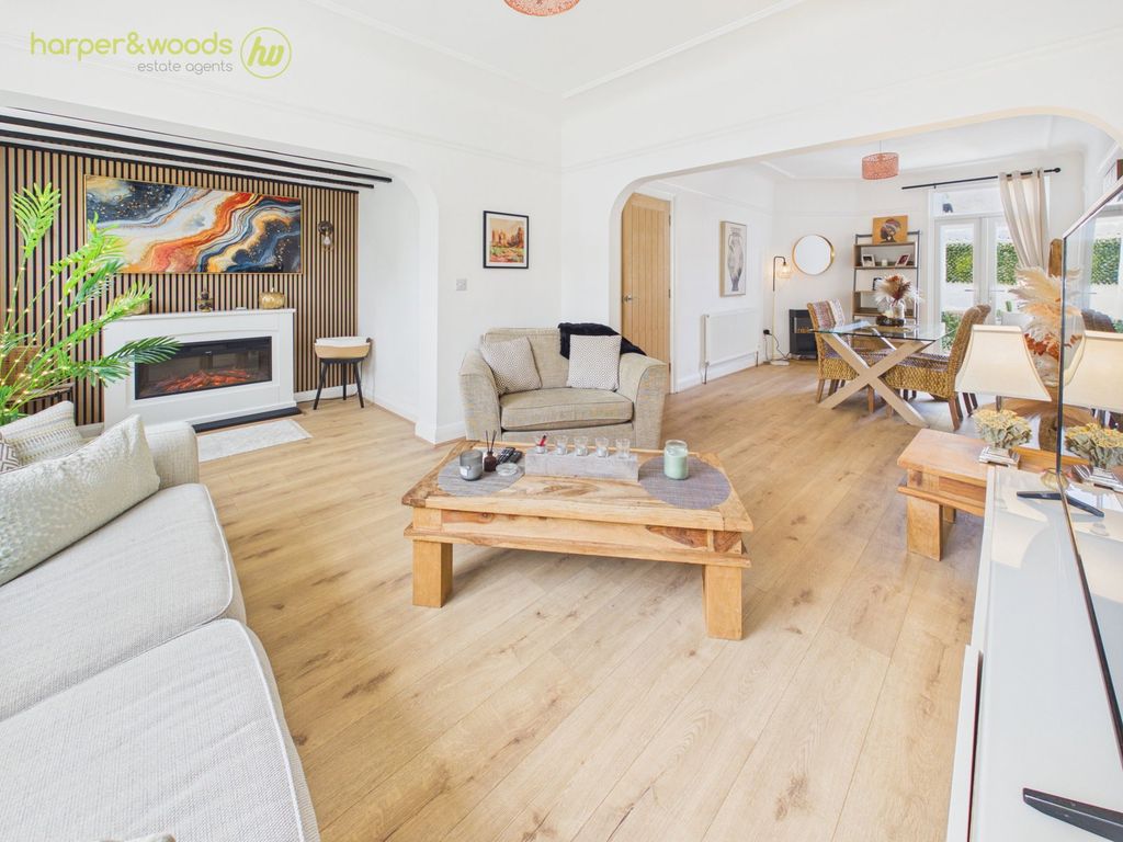 Property photo 3 of 36