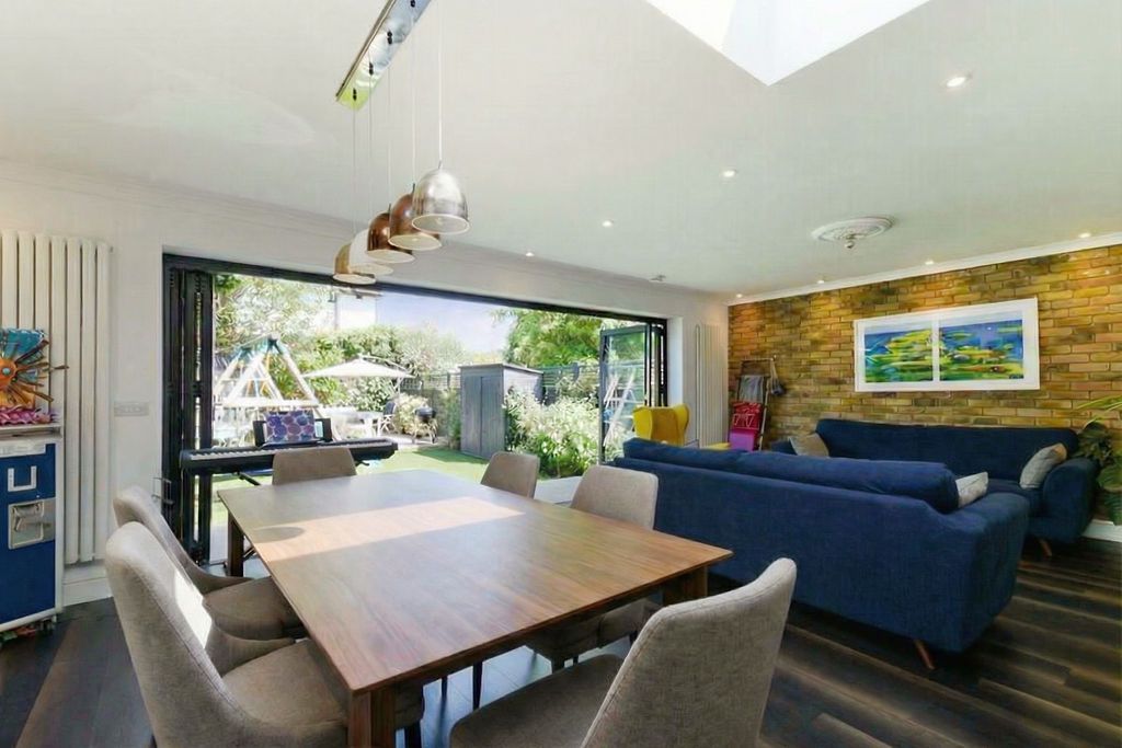 Property photo 2 of 16