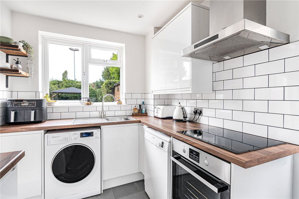 Property photo 3 of 15 Kitchen