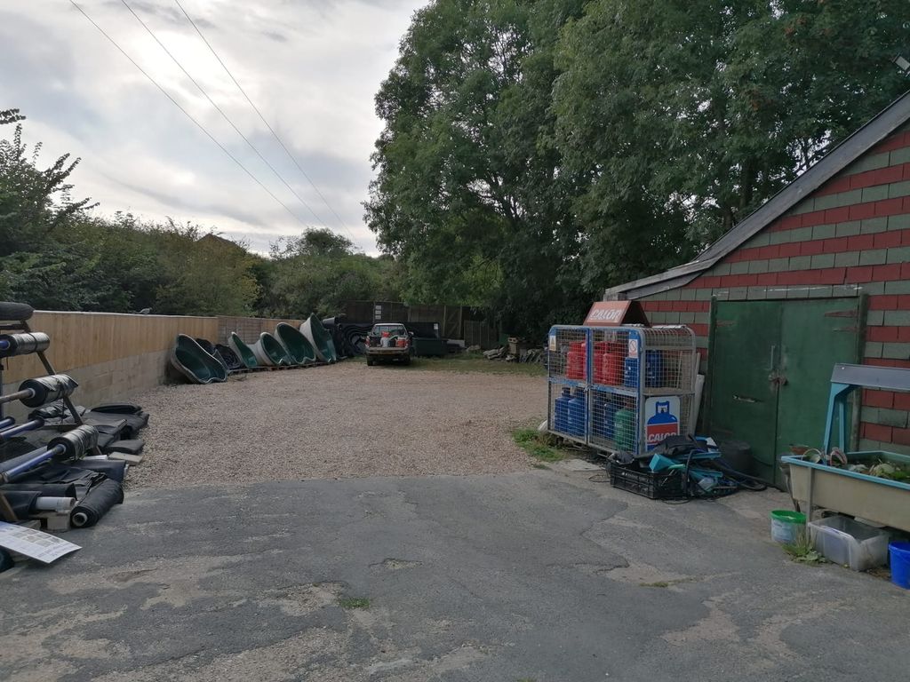 Property photo 1 of 5