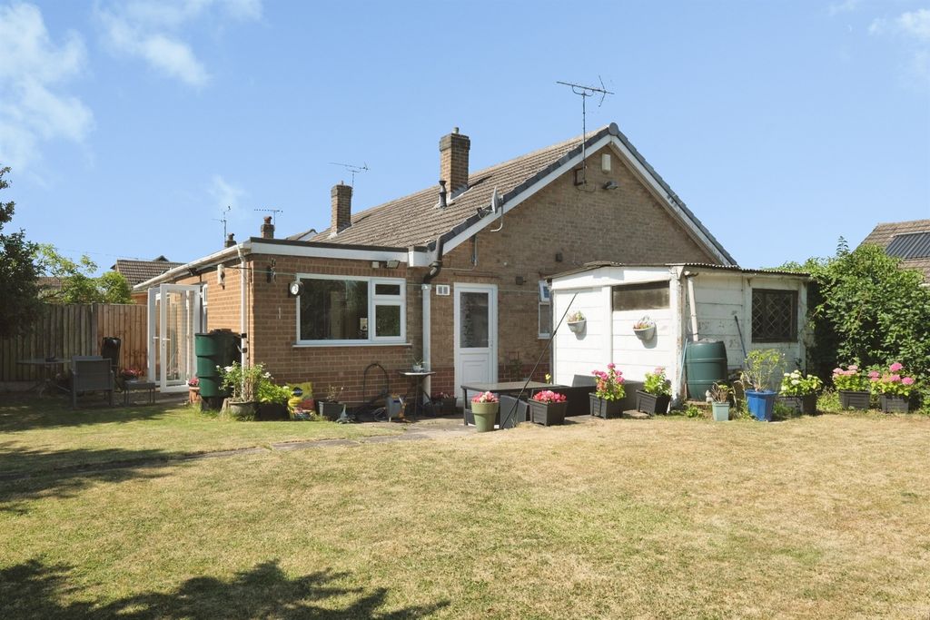 Property photo 2 of 17