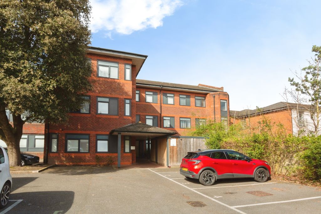 Property photo 1 of 13 Entrance