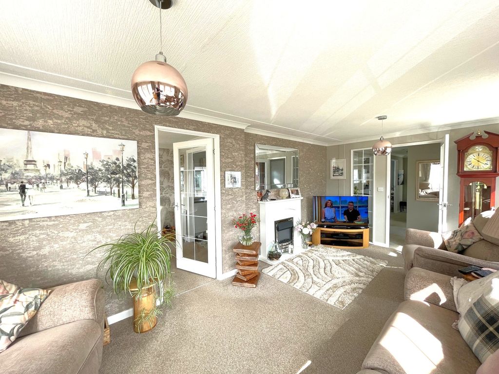 Property photo 2 of 12 5