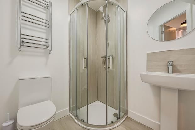 Property photo 2 of 8 Bedroom 1 (3)