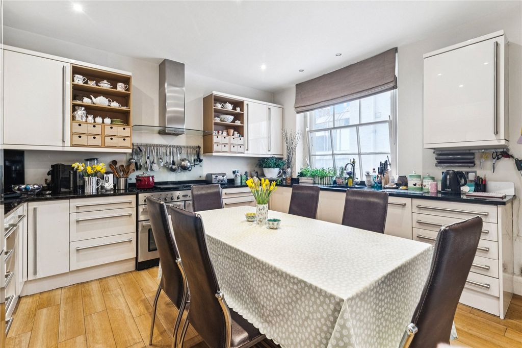 Property photo 3 of 17 Picture No. 09