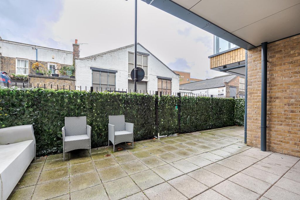 Property photo 2 of 11