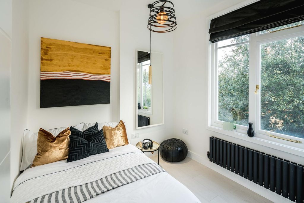 Property photo 1 of 13 Photo 0