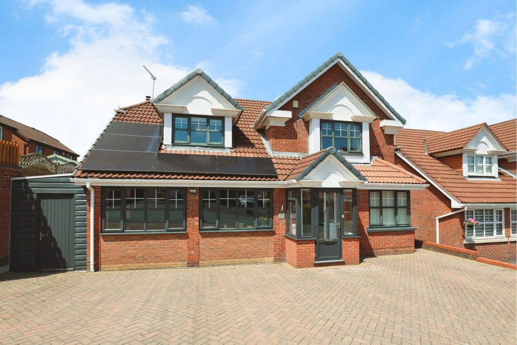 Property photo 1 of 40