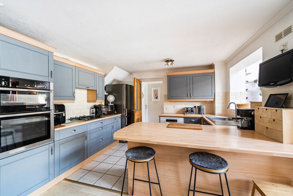 Property photo 2 of 23 148624186A50B9Ccdf97F