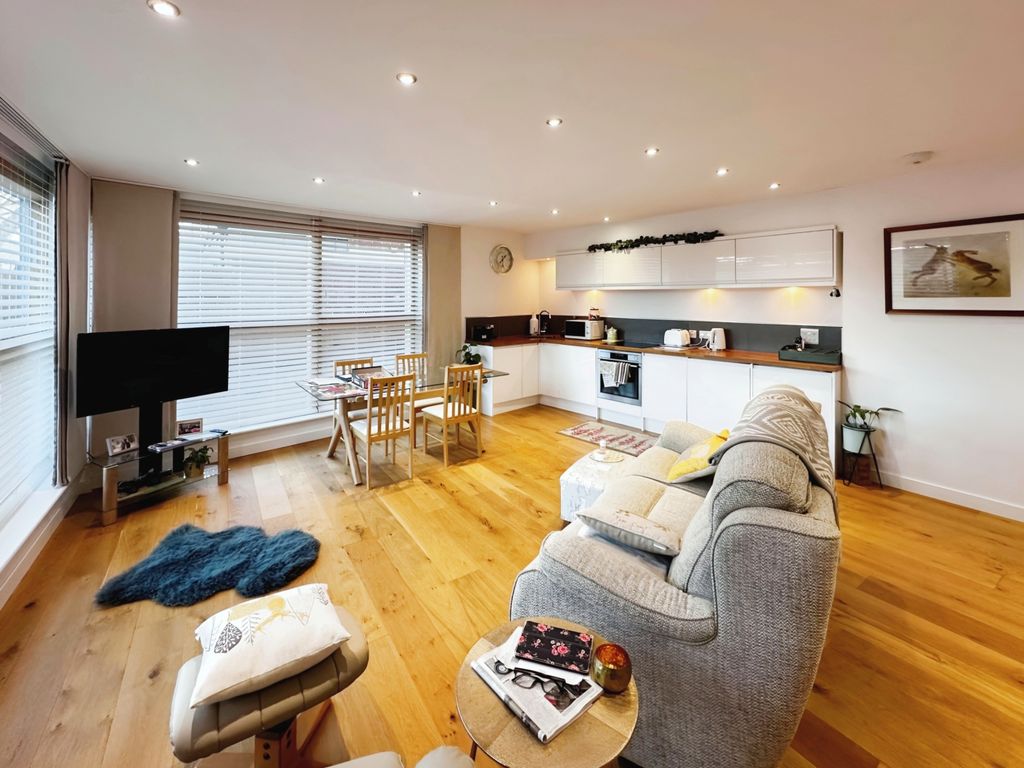 Property photo 2 of 15 Image