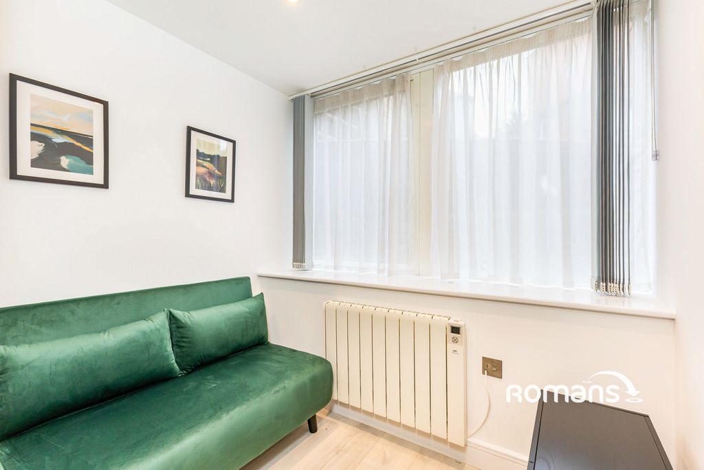 Property photo 3 of 8 Photo