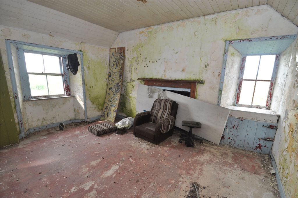 Property photo 2 of 12 Living Room