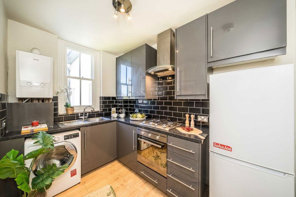 Property photo 2 of 7