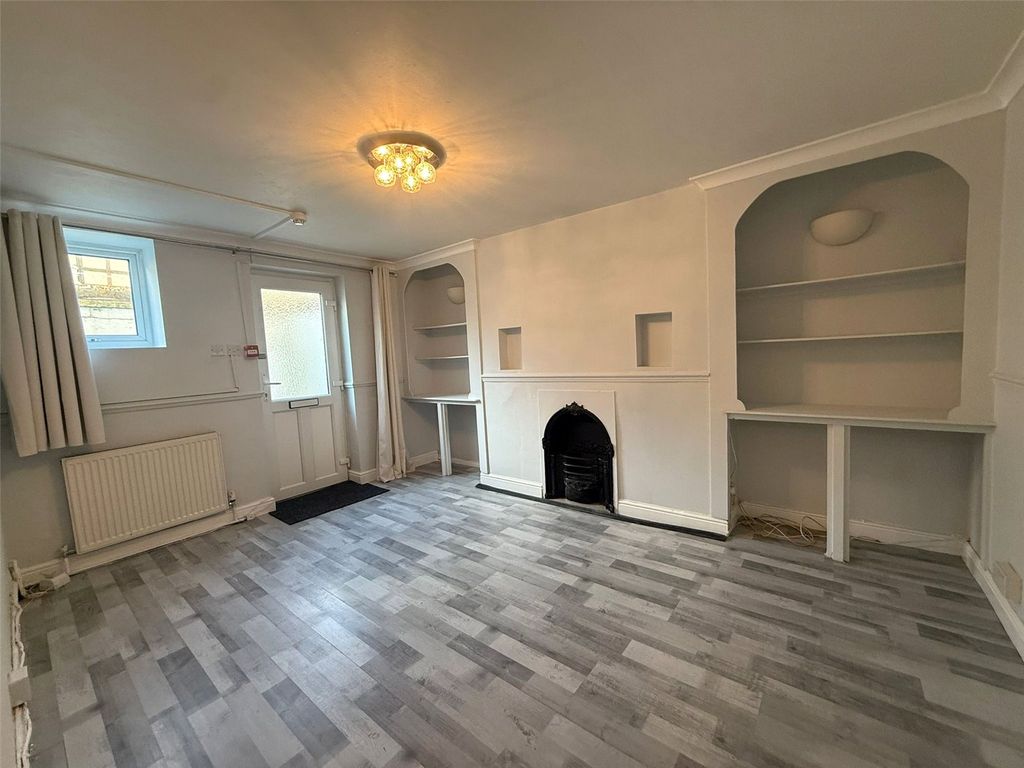 Property photo 2 of 18 Picture No. 23