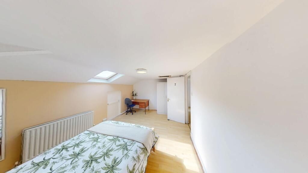 Property photo 1 of 15 Bright And Spacious Master Bedroom Featuring A Com...