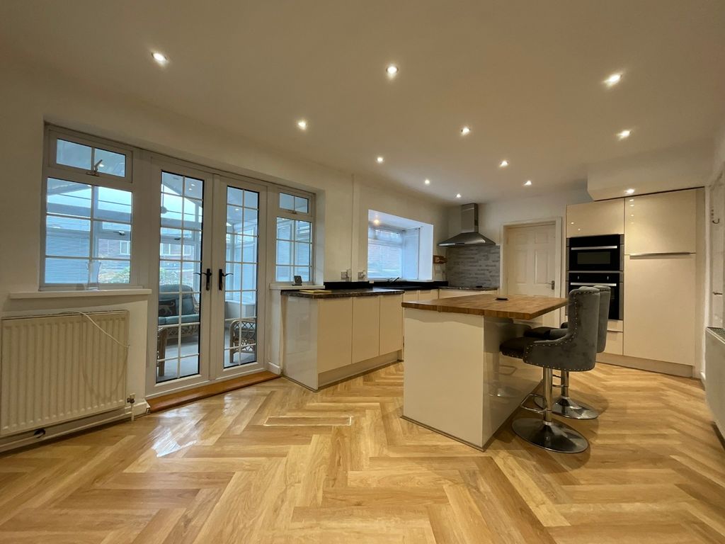 Property photo 2 of 24 4650383