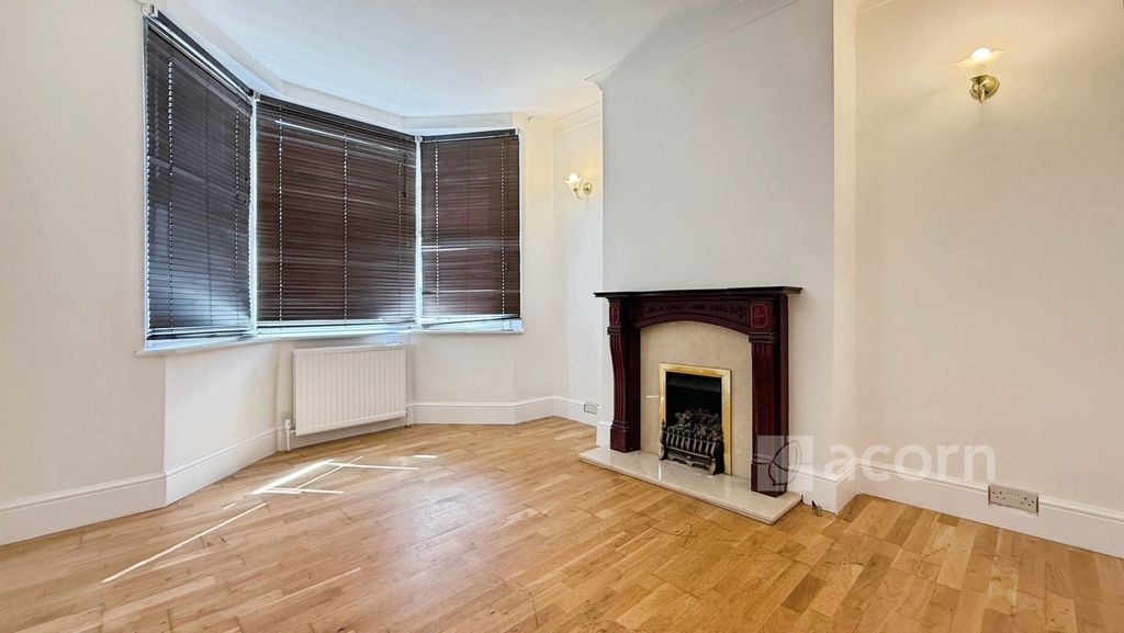 Property photo 3 of 9 23d7A1Fd-9-4Dbd-8...