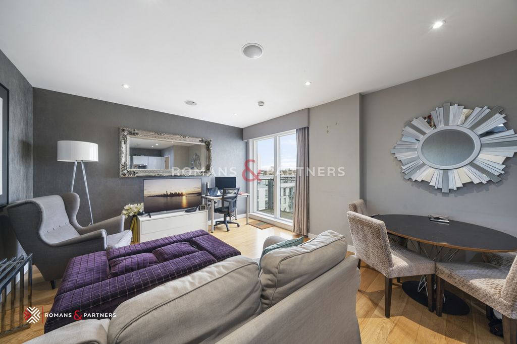 Property photo 3 of 12