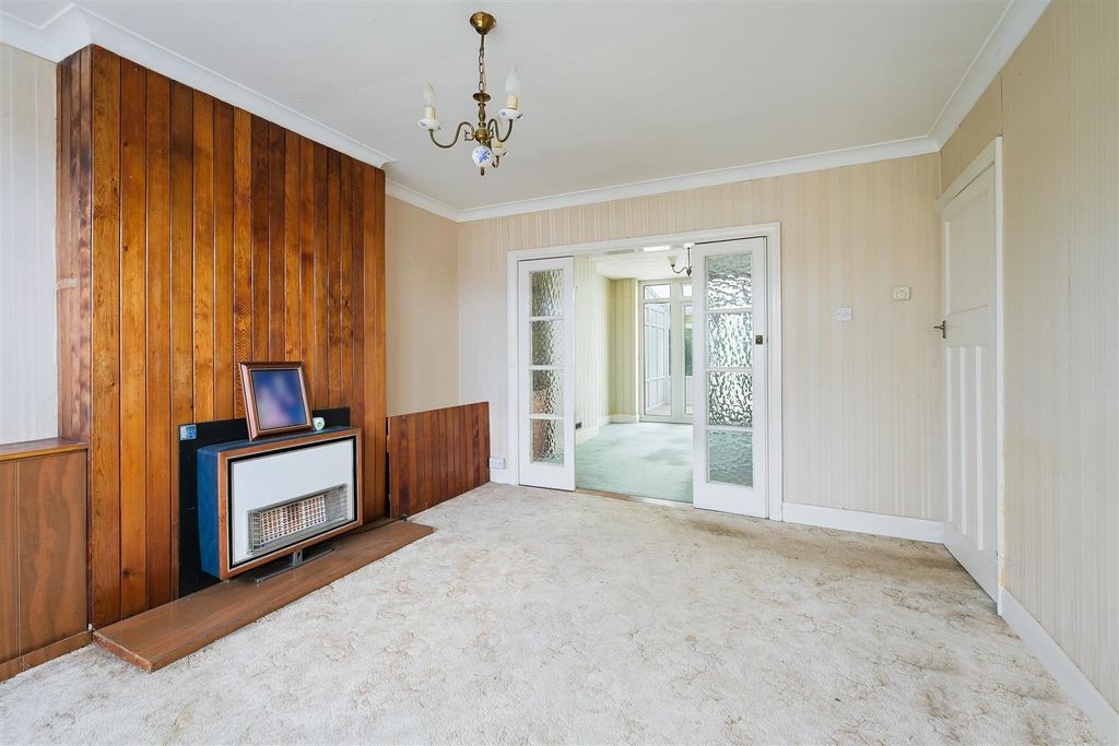 Property photo 2 of 16 Winkworth Road, 96 - (5).Jpg