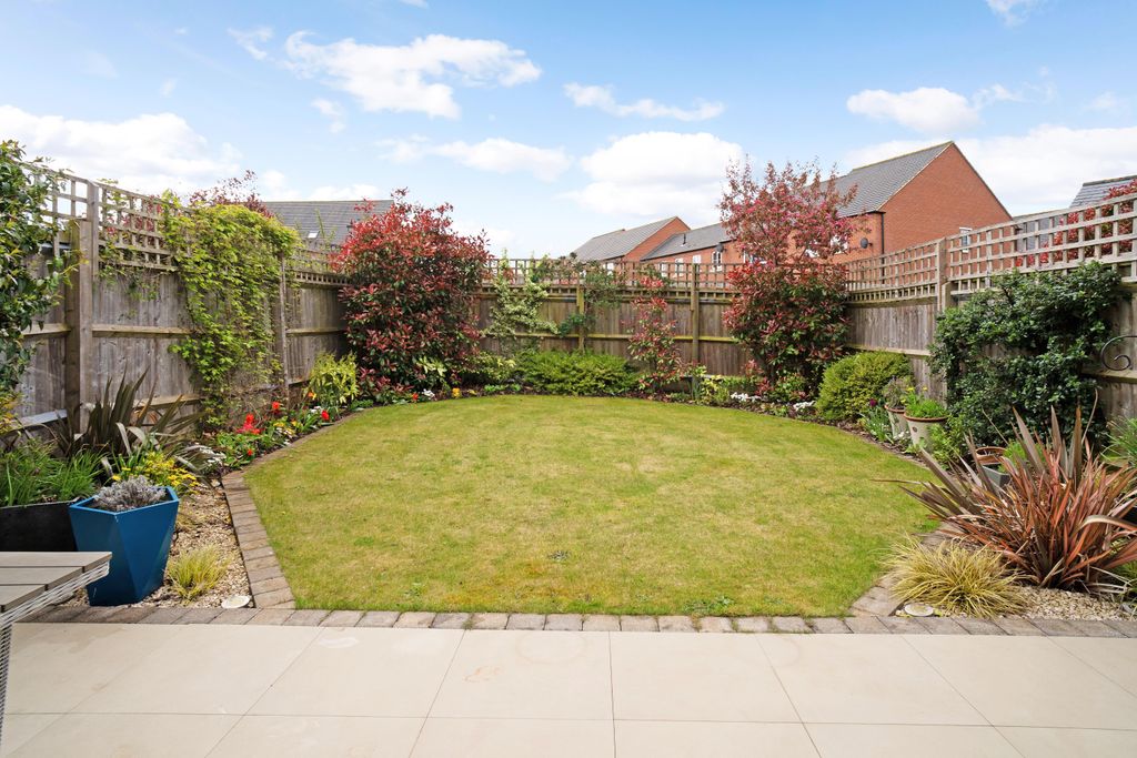 Property photo 2 of 12