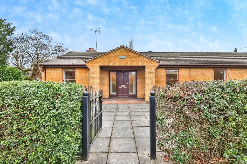 Property photo 2 of 34