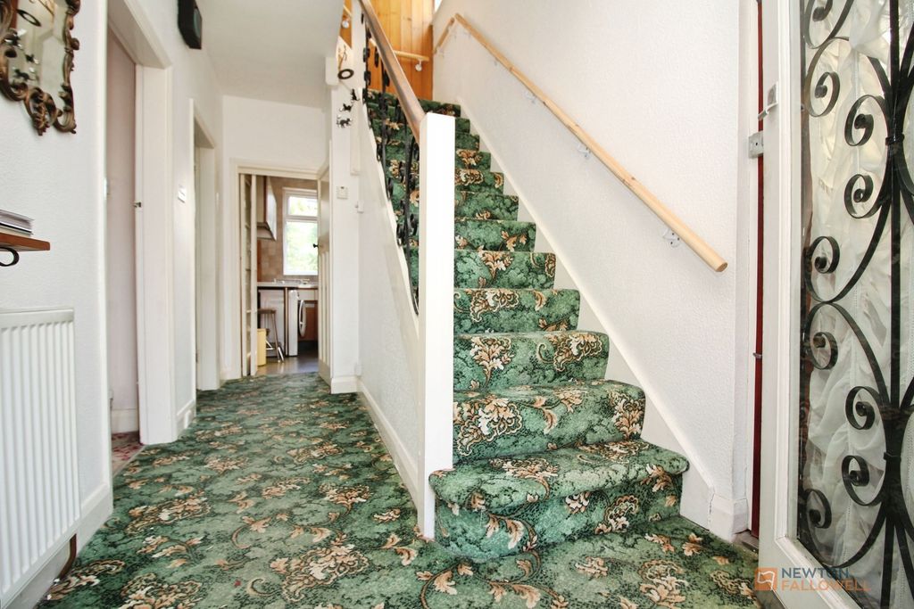 Property photo 2 of 21