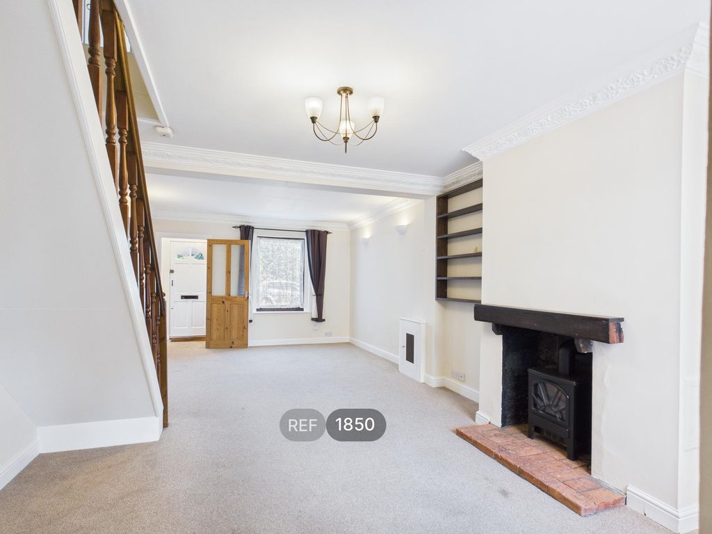 Property photo 3 of 17 Living Room