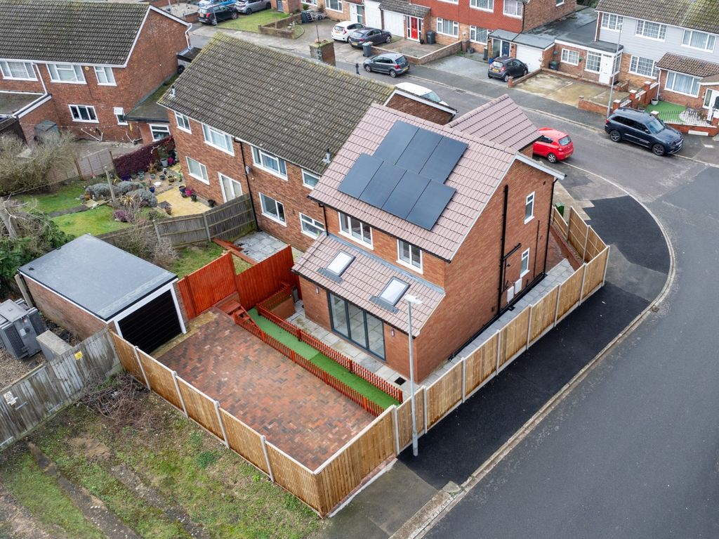 Property photo 3 of 33 4870662