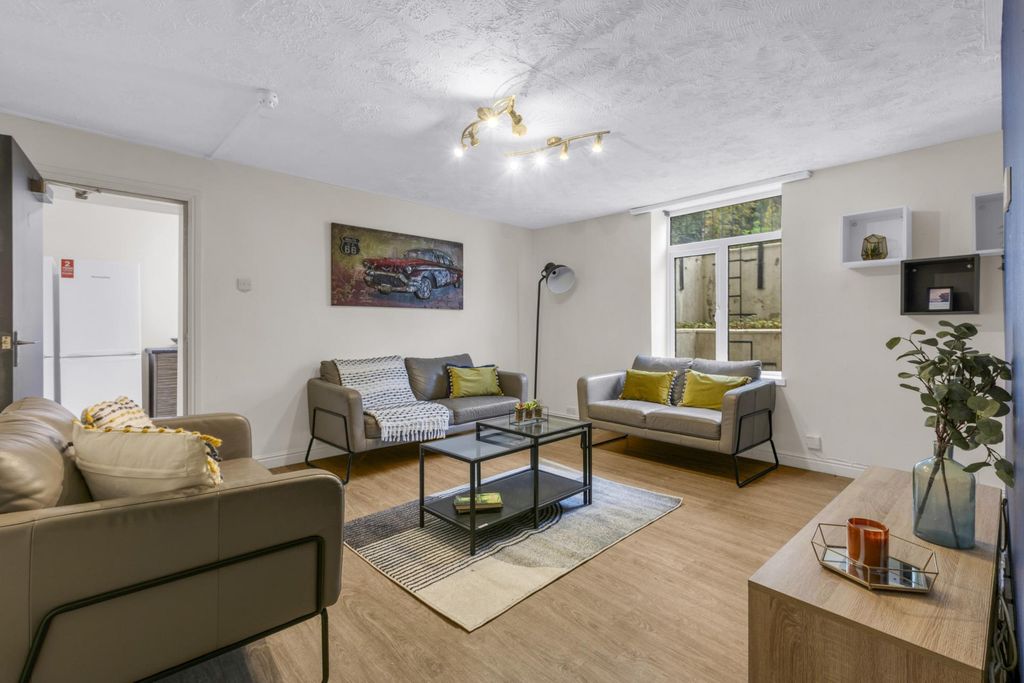 Property photo 2 of 15 Property Photo