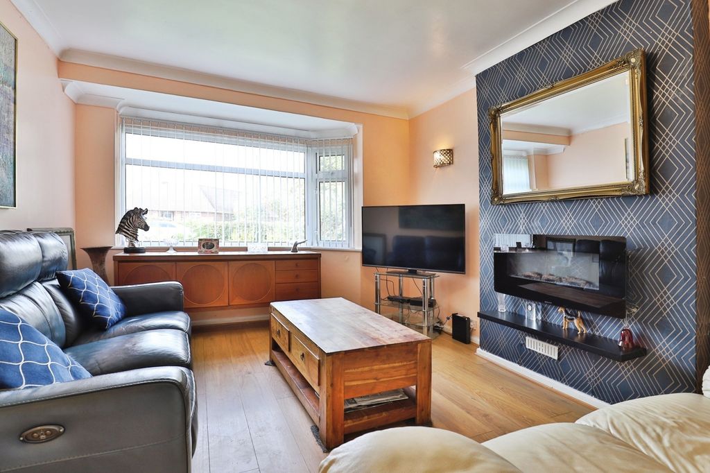 Property photo 3 of 17 Photo