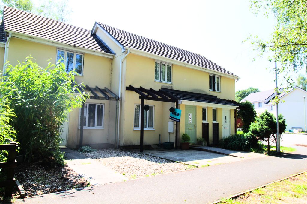 Property photo 1 of 19 Front