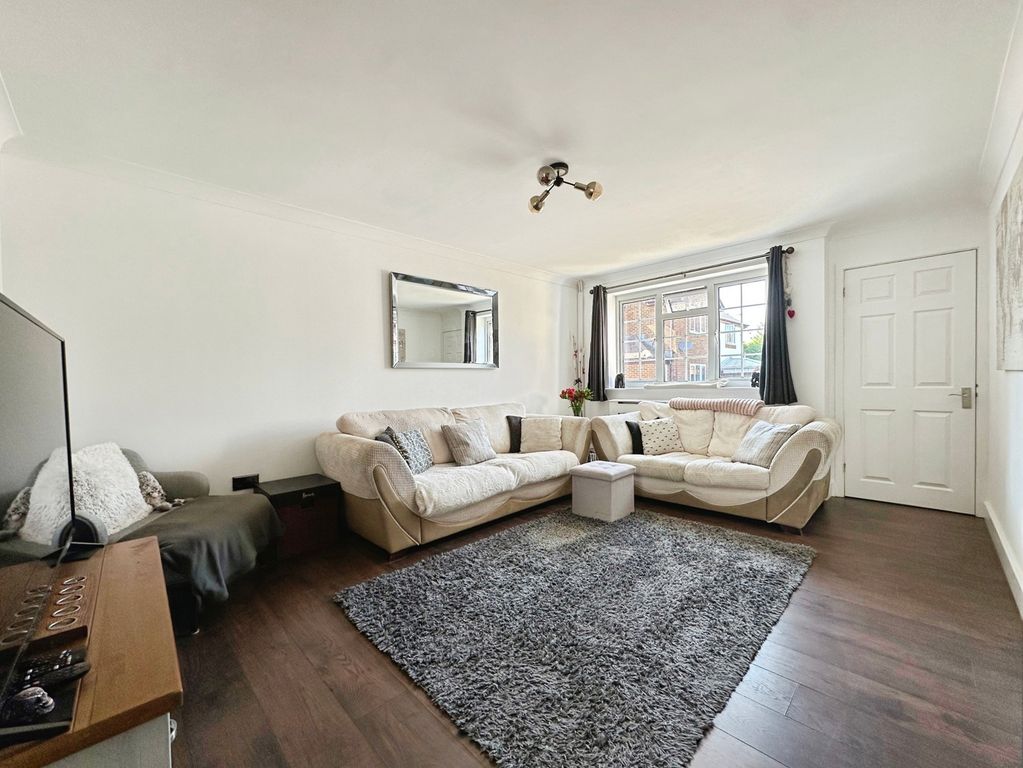 Property photo 2 of 15 Pbox-Img.Jpg